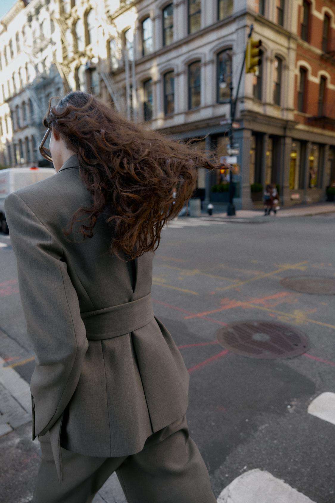 BELTED BLAZER